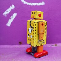 Robot - small robot - Lilliput - tin robot