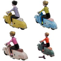 Blechspielzeug Scooter Girl Mädchen auf Motorroller Roller