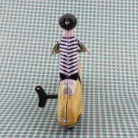 Blechspielzeug - Scooter Girl - Mädchen auf Motorroller - Roller - ocker